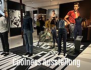 „Coolness. Inszenierung von Mode im 20. Jahrhundert“ Sonderausstellung im Textil- und Industriemuseum tim Augsburg vom 24.03.-22.10.2023  (©Foto: Martin Schmitz)